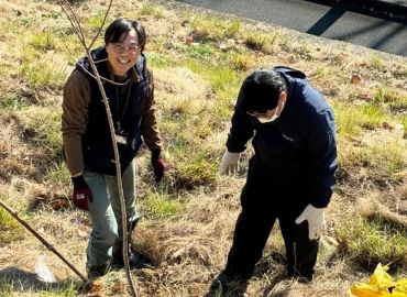 記念植樹に参加